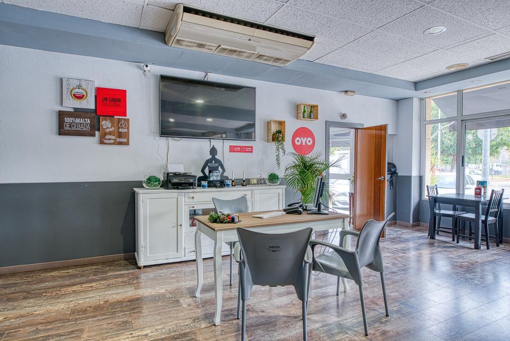 Oyo One Paiporta Hotel Kültér fotó